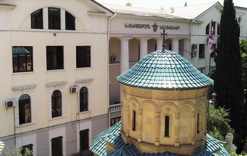 საქართველოს საპატრიარქო მრევლს მოუწოდებს, თავი შეიკავონ საზღვარგარეთ წასვლისაგან, მათ შორის მოსალოცად