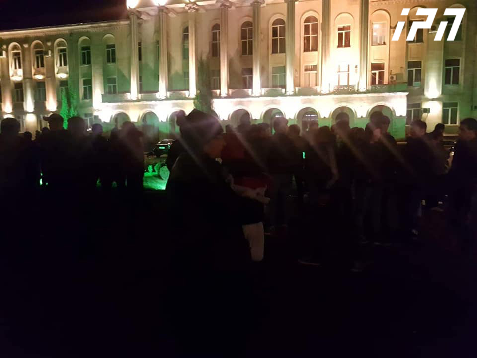 გორში მოკლული გოგონას ოჯახის წევრები და ახლობლები აქციას მართავენ