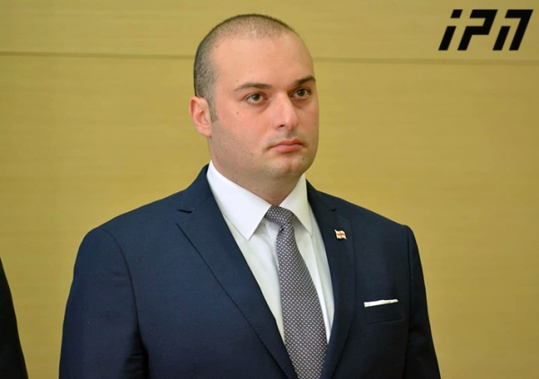 პრემიერი ფონიჭალაში დაღუპულების ოჯახსა და ახლობლებს სამძიმარს უცხადებს