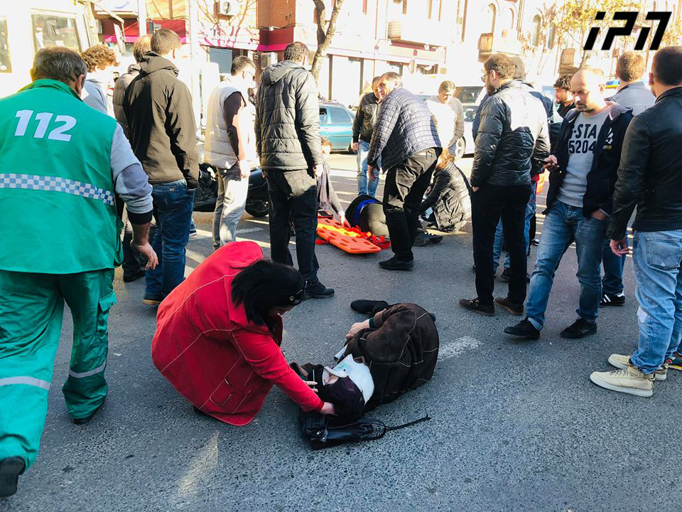 წერეთლის გამზირზე, ფეხით მოსიარულე ორ ადამიანს ავტომანქანა დაეჯახა