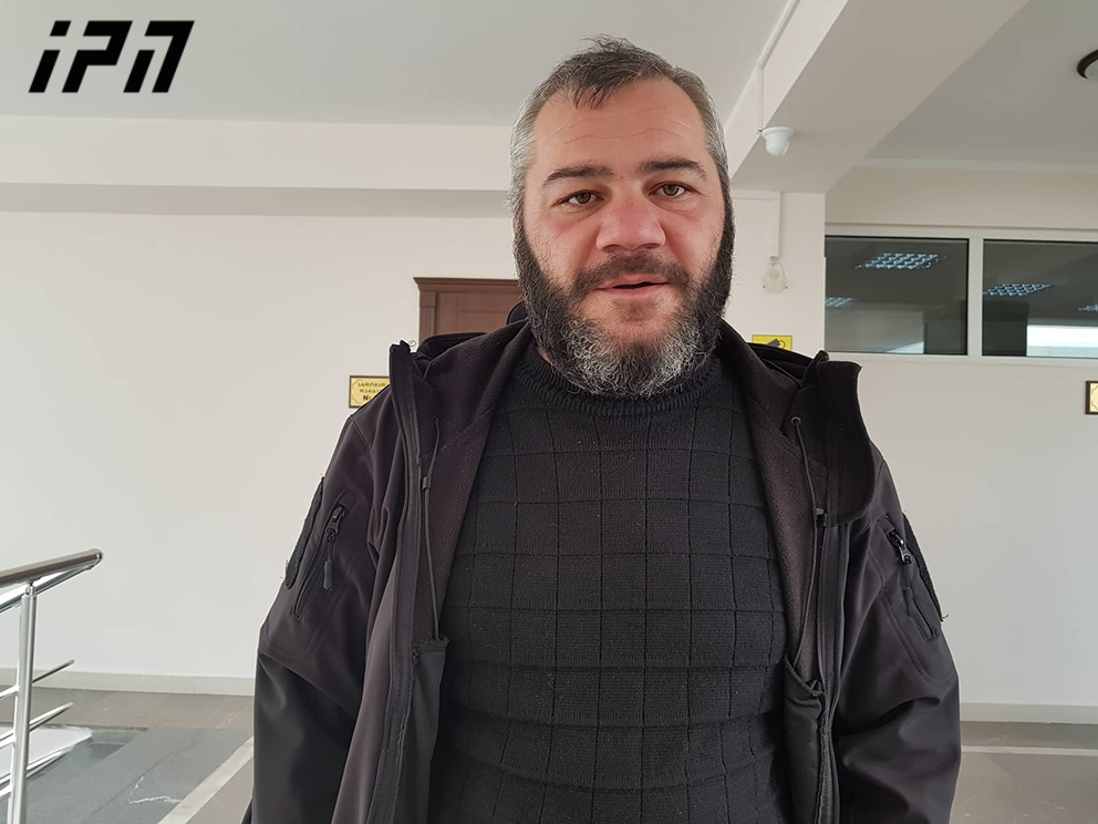 ზაზა სარალიძემ პროტესტის ნიშნად სასამართლო სხდომის დარბაზი დატოვა