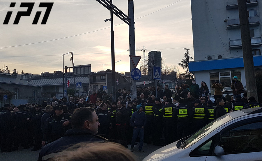 თელავში აქციის მონაწილეებსა და პოლიციას შორის დაპირისპირება მოხდა