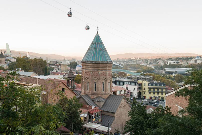 თბილისში  კულტურული მემკვიდრეობის ობიექტების დათვალიერების მიზნით, ტურისტული ავტობუსების მოძრაობა დამტკიცებული მარშრუტის დარღვევით დასჯადი ხდება