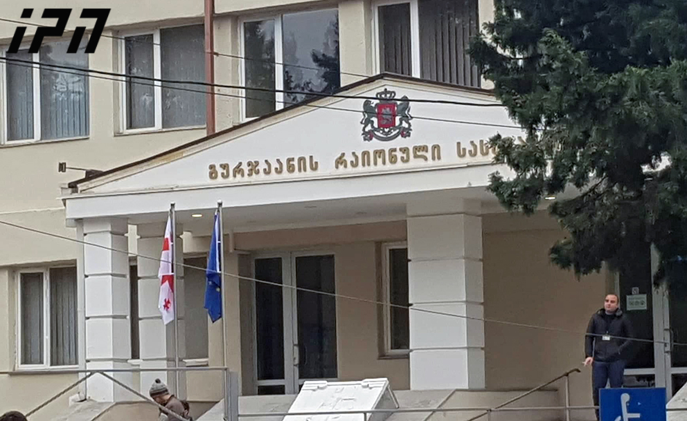 სერგეი ლავროვის შვილის წინააღმდეგ, „ყვარლის ტბასთან“ გამართულ აქციაზე  დაკავებული პირების ნაწილს სიტყვიერი შენიშვნა მიეცა, ნაწილის მიმართ კი  სასამართლომ ადმინისტრაციული სამართალწარმოება შეწყვიტა