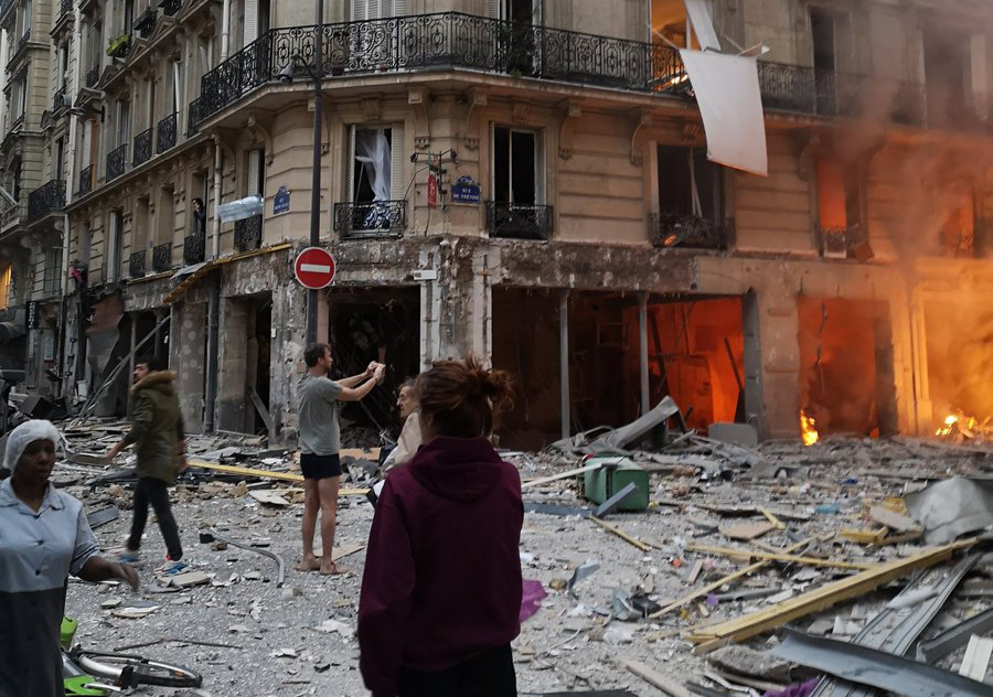 Paris explosion: 4 killed after massive blast in French capital