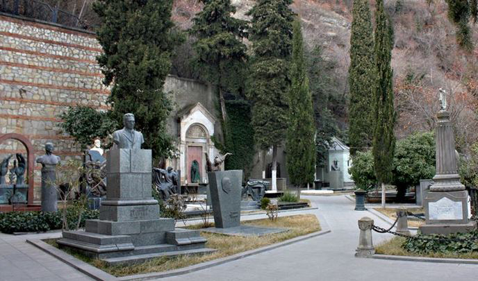 საზოგადო მოღვაწეების ჯგუფი პოეტ ლადო ასათიანის ნეშტის მთაწმინდის პანთეონში გადასვენებას მოითხოვს