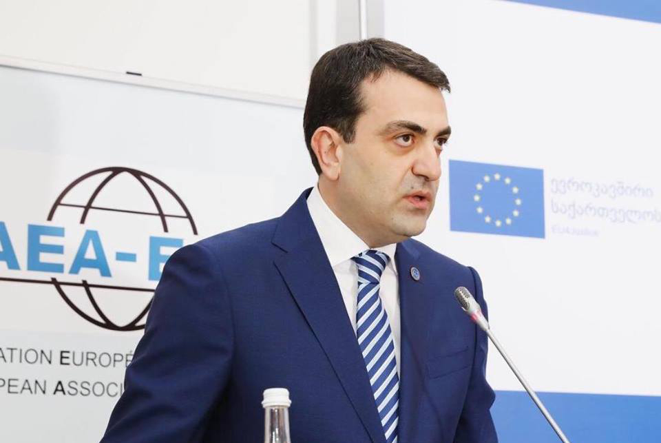 დავით ასათიანის ინფორმაციით, ვაჟა გაფრინდაშვილის ჯანმრთელობის მდგომარეობა დამაკმაყოფილებელია და შემდეგი ე.წ. სასამართლო 20 დეკემბერს გაიმართება