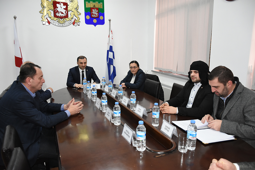 აჭარის უმაღლესი საბჭოს ბიუროს სხდომაზე ზაზა ოქუაშვილისთვის უფლებამოსილების ვადამდე შეწყვეტის შესახებ დადგენილების პროექტი განიხილეს