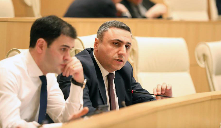 დავით მათიკაშვილის შეფასებით, „ქართული ოცნებიდან“ კონკრეტული წევრების წასვლა პარტიაში რაიმე სახის კრიზისზე არ მიანიშნებს