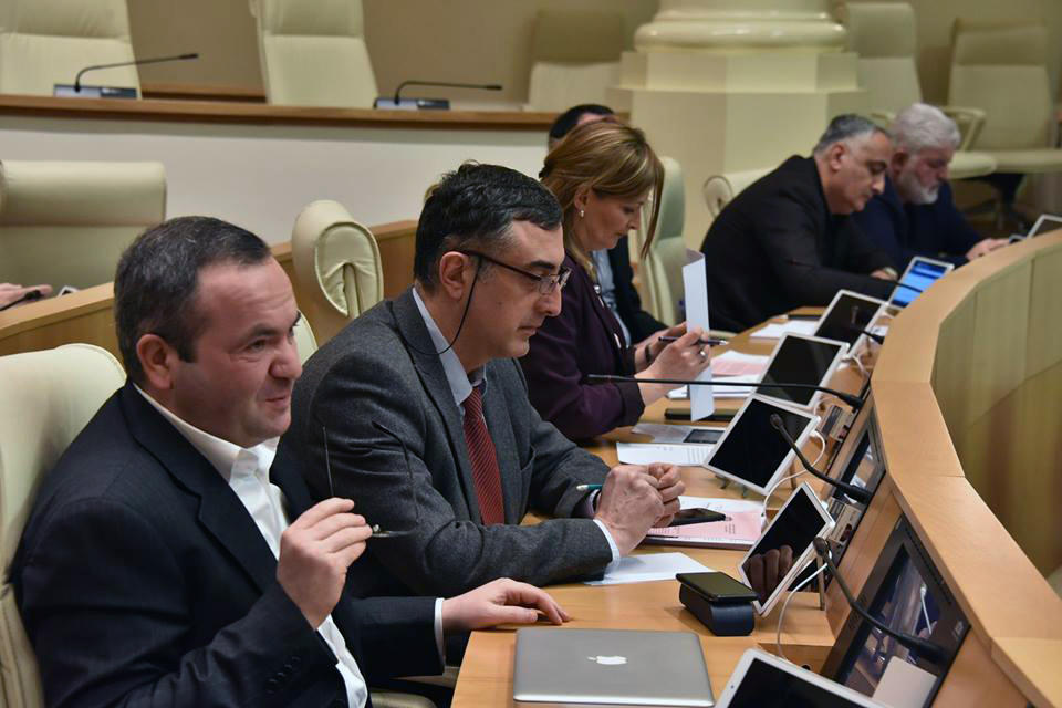 სერგო რატიანი - ინფრასტრუქტურის პრობლემა „ქართული ოცნების“ სავიზიტო ბარათია