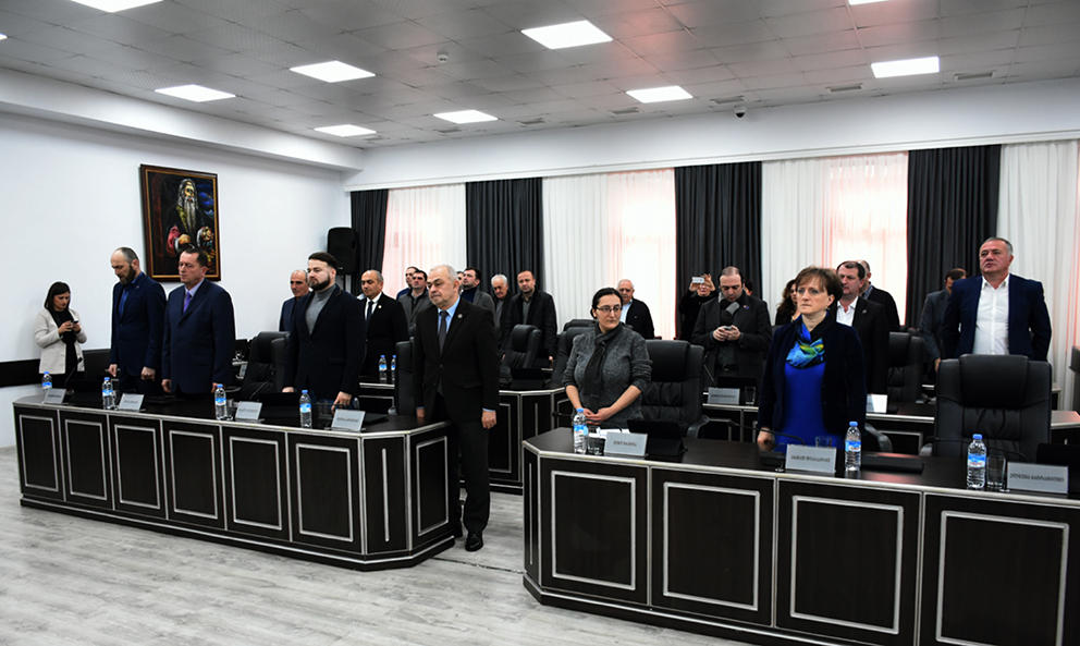 აჭარის უმაღლეს საბჭოში ზაზა ოქუაშვილი მერაბ ბლადაძემ ჩაანაცვლა