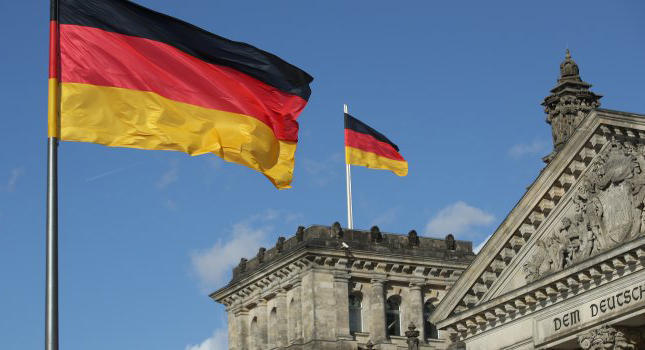 Germany intends to cancel refugee status of those foreigners, who travel to their countries regularly