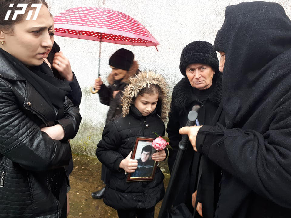 ოკუპირებულ აფხაზეთში გარდაცვლილ  ირაკლი კვარაცხელიას სენაკში დღეს დაკრძალავენ