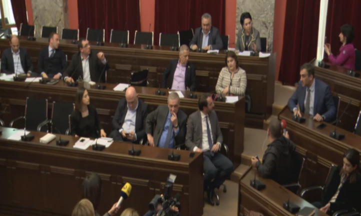 საპარლამენტო დელეგაციების შემადგენლობის საკითხის განხილვა საგარეო ურთიერთობათა კომიტეტის სხდომაზე დისკუსიის ფონზე მიმდინარეობს