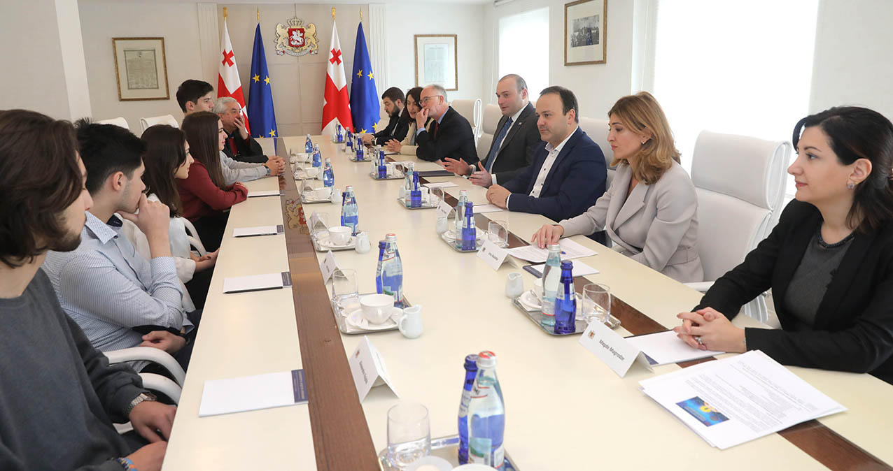 PM hosts young inventors who will visit NASA International Space University