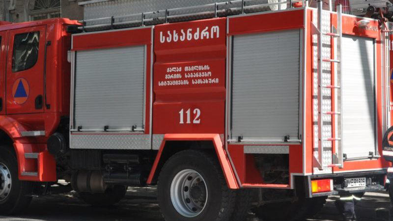 თბილისში, ჯიქიას ქუჩაზე ხანძარია