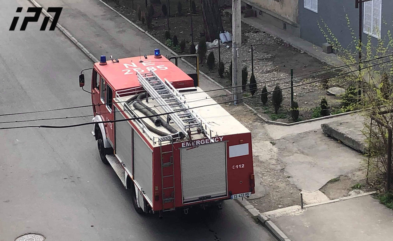 თბილისში, ჯიქიას ქუჩაზე ბუჩქნარს ცეცხლი მოეკიდა