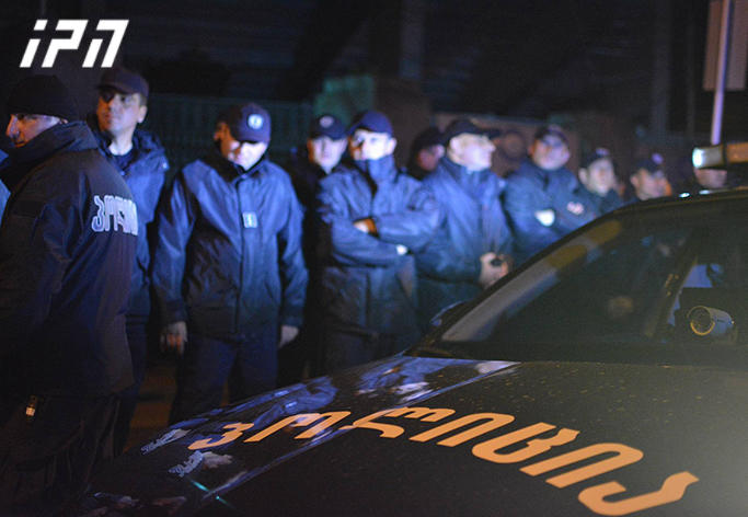 საგარეჯოში, შემთხვევის ადგილზე პოლიციის დამატებითი ჯგუფებია მობილიზებული - შეიარაღებული პირის დაკავების მიზნით სპეცოპერაცია მიმდინარეობს