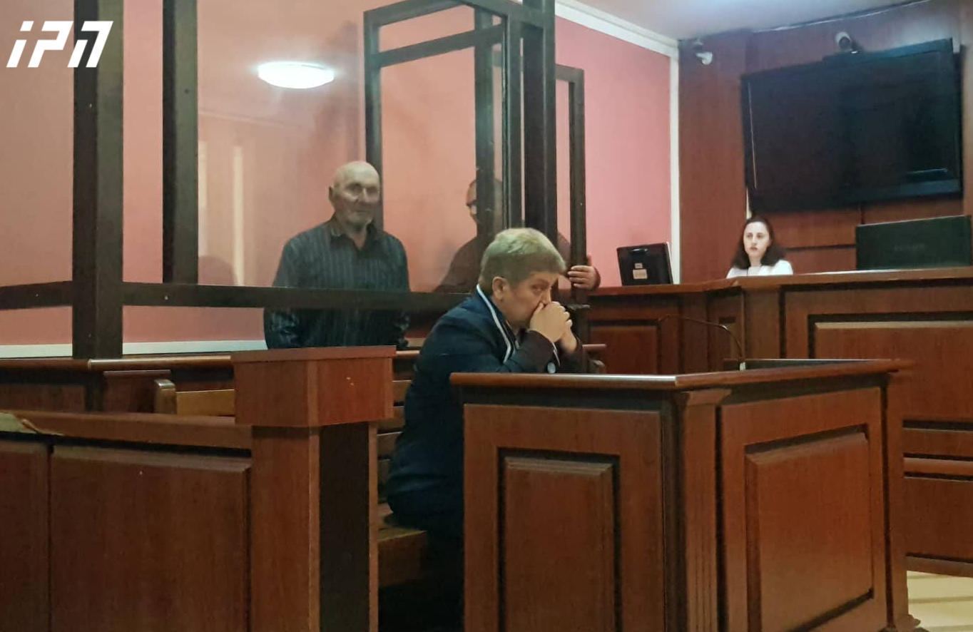 ყანდაურაში ცოლის, შვილის, რძლისა და ორი ნათესავის მკვლელობაში ბრალდებულ 85 წლის ომარ გამყრელიძეს მკვლელობის ბრალდება მოეხსნა