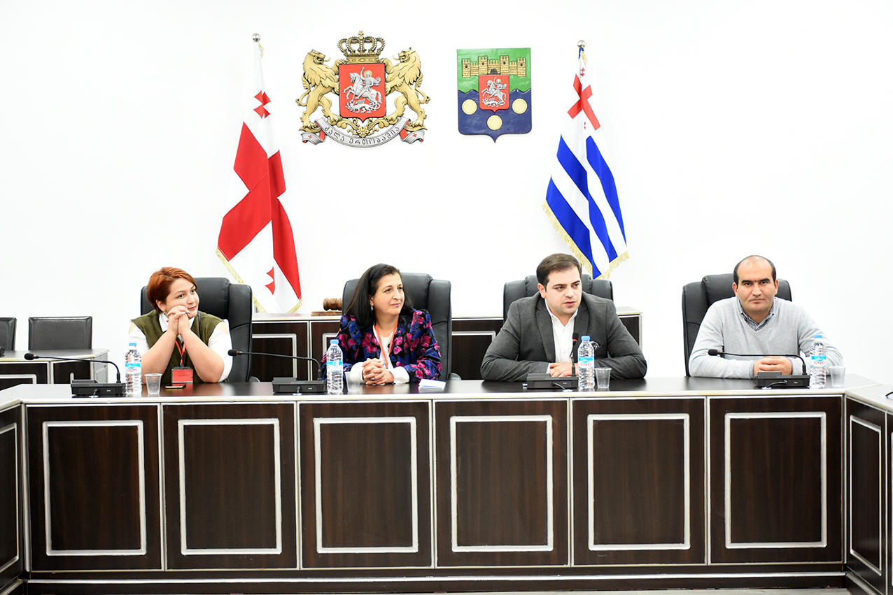 ცოტნე ანანიძემ სოფელ ლეღვას საჯარო სკოლის მოსწავლეებს უმასპინძლა