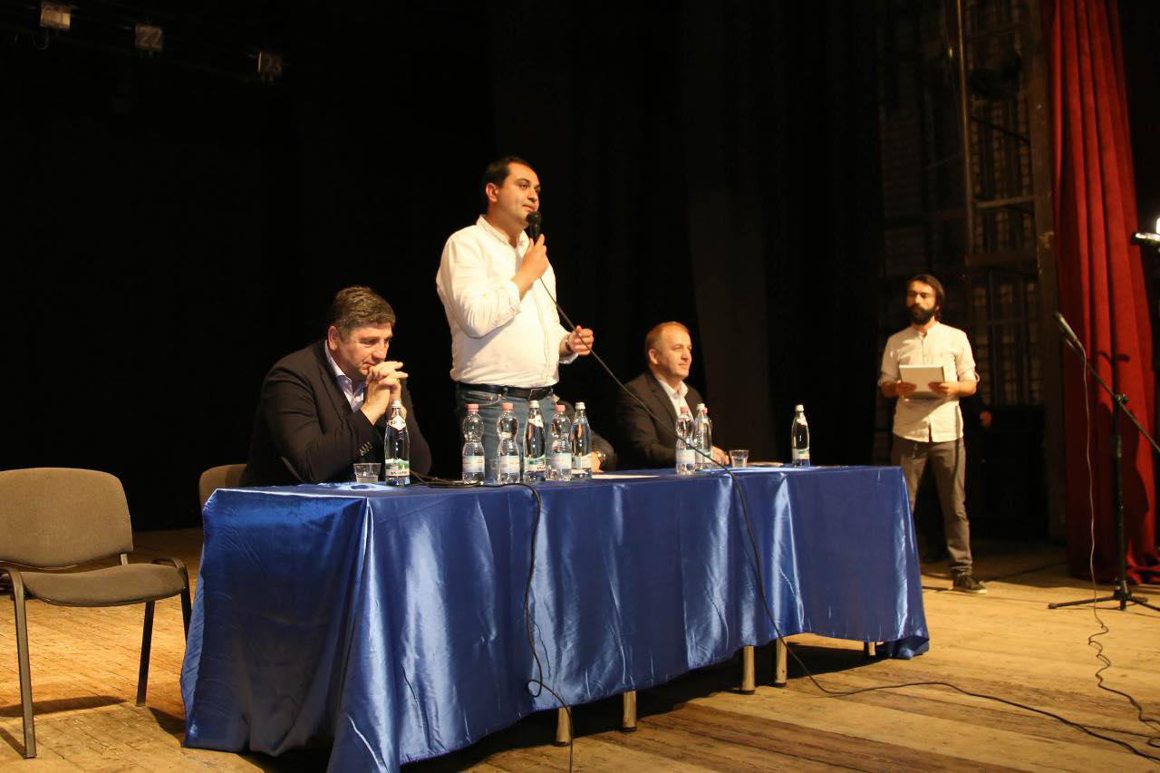ზაურ დარგალი სპორტის სფეროს წარმომადგენლებს შეხვდა