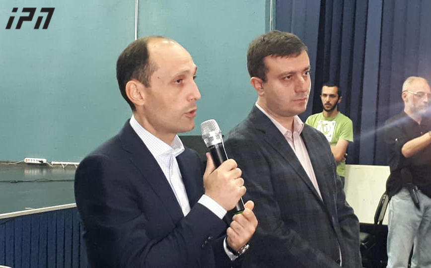 გორში სეტყვით დაზარალებულებს ლევან დავითაშვილი და შიდა ქართლის გუბერნატორი ხვდებიან