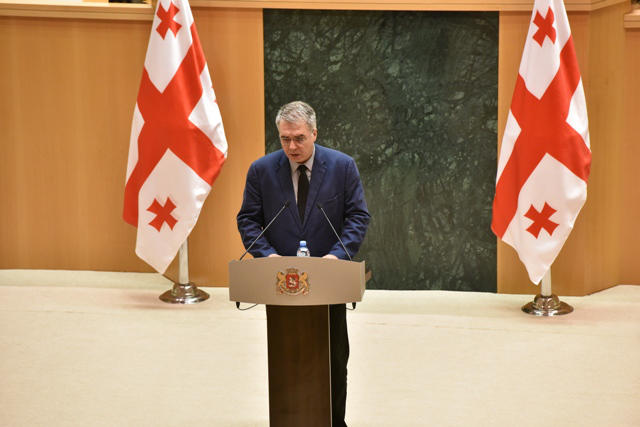 პარლამენტში ინტერპელაციის წესით ჯანდაცვის მინისტრის მოსმენა მიმდინარეობს