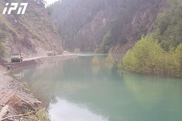თუშეთის მიმართულებით, პრობლემურ მონაკვეთზე მაღალი  გამავლობის ავტომობილით გადაადგილება შესაძლებელი გახდა