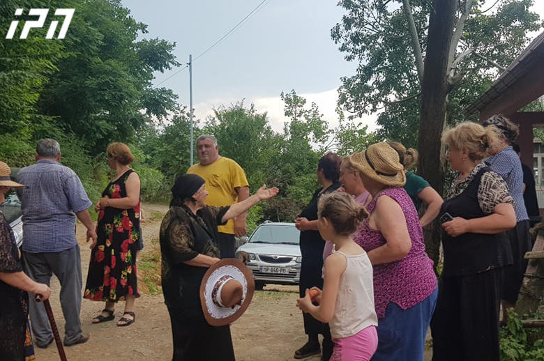 ციხისძირში მიმდინარე აქციის მონაწილეებთან სოფლის რწმუნებულის გამოჩენას ხმაური მოჰყვა