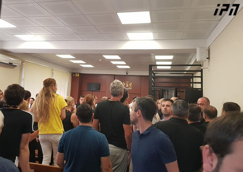 ქურდულ სამყაროსთან კავშირის ბრალდებით დაკავებულ 10 პირს პატიმრობა შეეფარდა