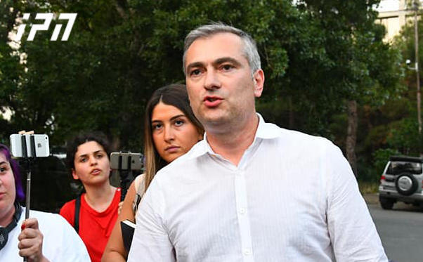 პაატა სალია მიიჩნევს, რომ ჯარჯი აქიმიძე,  დავით დვალი და ქიბარ ხალვაში „რუსთავი 2“-ის წილებთან დაკავშირებით  მოლაპარაკებას შეძლებენ