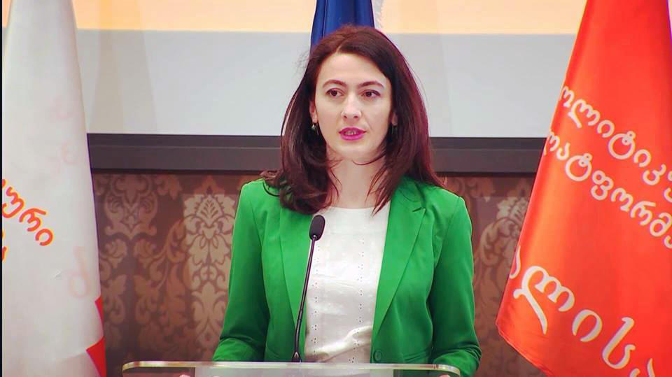 თამთა შამათავა - კვლევის თანახმად, მაღალჩინოსნების ოჯახის წევრები საჯარო სამსახურებში წამყვან პოზიციებზე არიან დასაქმებულები
