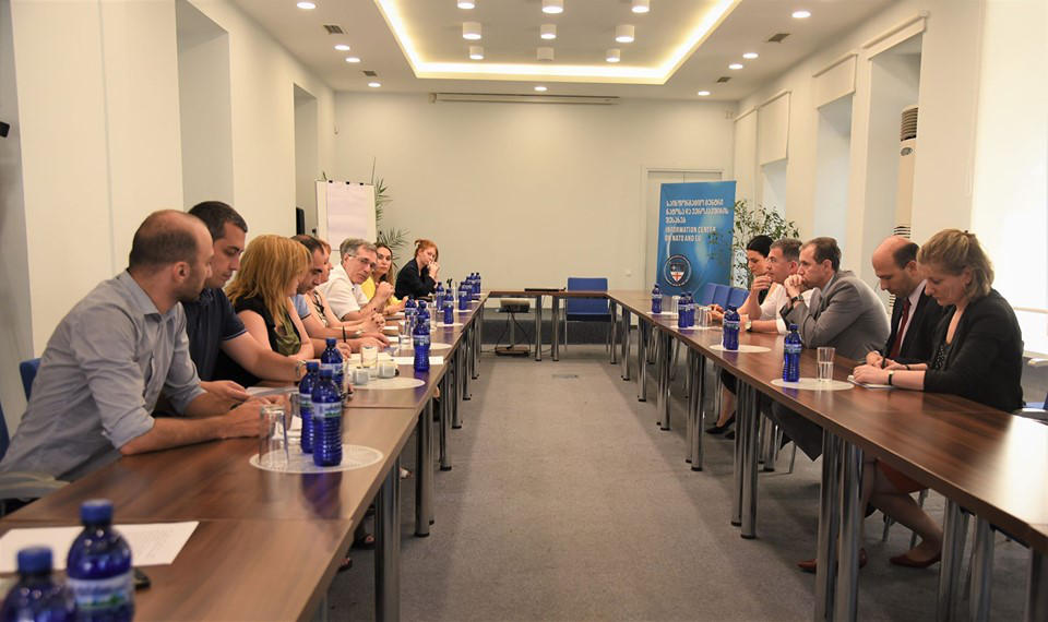 საპენსიო სააგენტოს დირექტორი არასამთავრობო სექტორის წარმომადგენლებს შეხვდა
