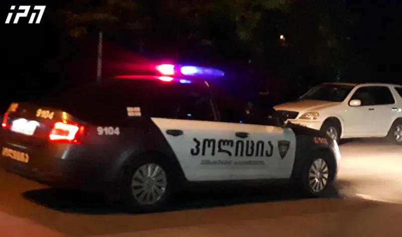 მუხიანში ერთმანეთს 7 ავტომანქანა, მათ შორის ყვითელი სამარშრუტო ტაქსი შეეჯახა - დაღუპულია 1 ადამიანი