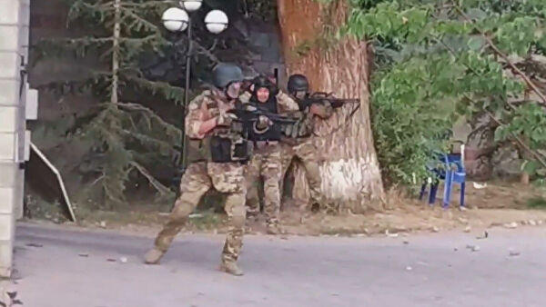 ყირგიზეთის ექსპრეზიდენტი ალმაზბეკ ატამბაევი დააკავეს