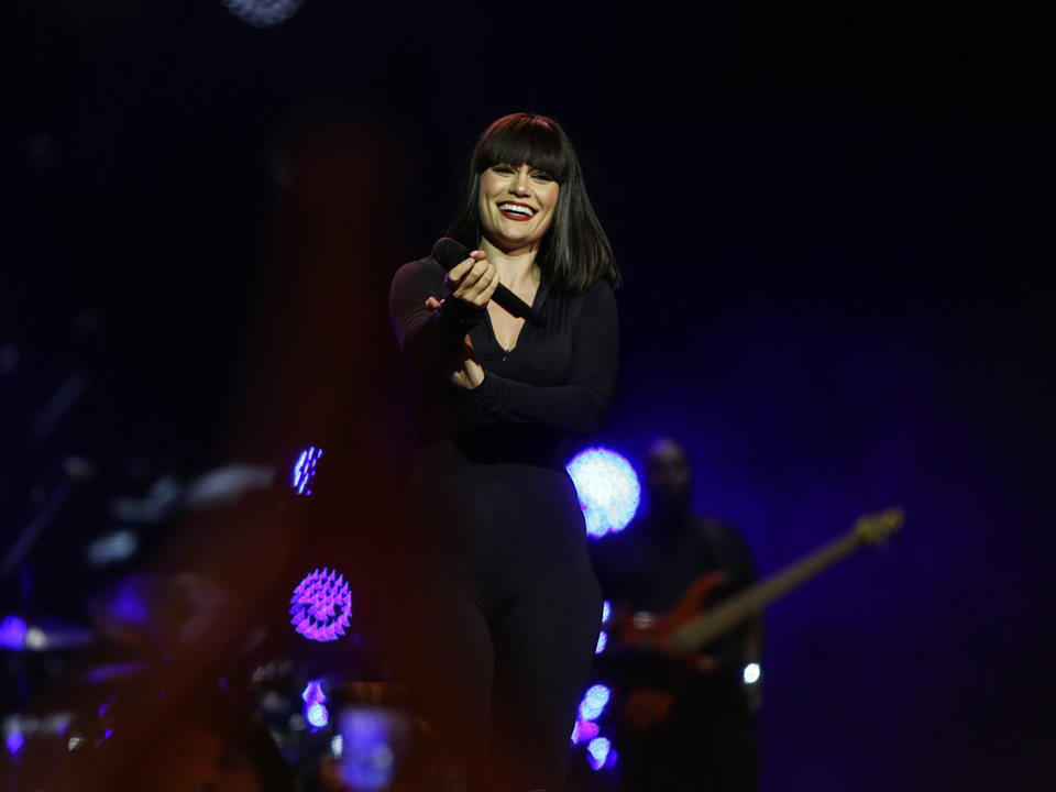 Black Sea Arena-ზე ცნობილი ბრიტანელი შემსრულებლის Jessie J-ის კონცერტი გაიმართა