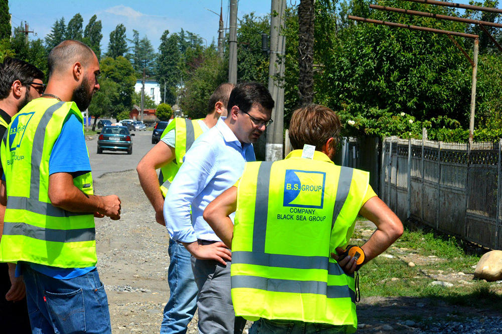 ზუგდიდში კონსტანტინე გამსახურდიას ქუჩის რეაბილიტაცია მიმდინარეობს