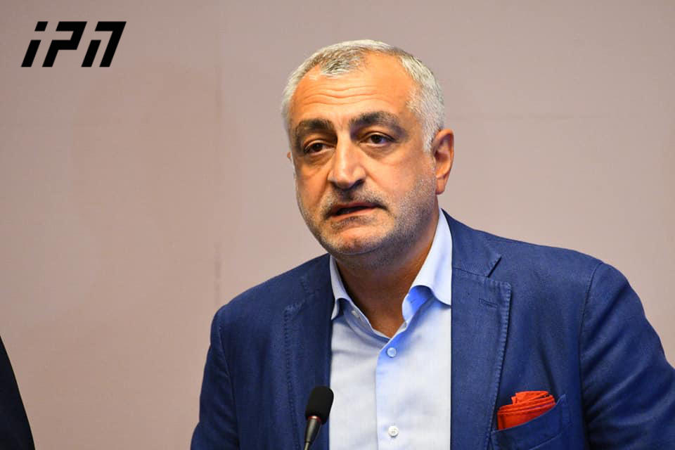 ადვოკატის განცხადებით, მამუკა ხაზარაძის გამოკითხვის ოქმი, რომელიც მისთვის „მუქარის წერილის“ გადაცემას ეხებოდა, საქმის მასალებში არ არის