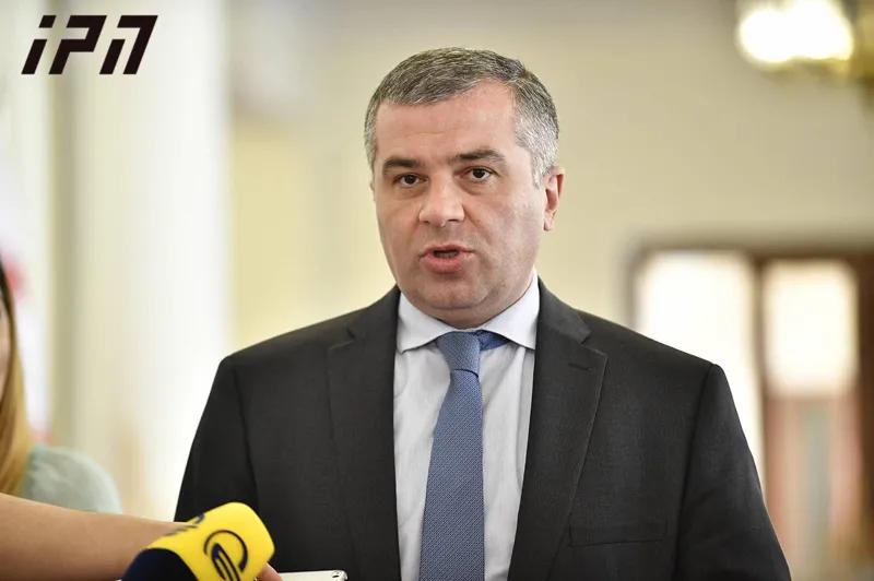 დავით ბაქრაძე - გახარიას წარდგენა პრემიერად ვერ შეფასდება სხვაგვარად, თუ არა ბიძინა ივანიშვილისა და „ქართული ოცნების“ მხრიდან ღია ომში შესვლა ქართულ საზოგადოებრივ აზრთან