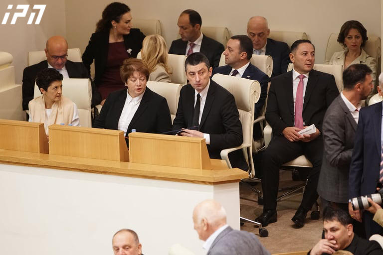 პარლამენტმა მთავრობის განახლებულ შემადგენლობას  ნდობა გამოუცხადა
