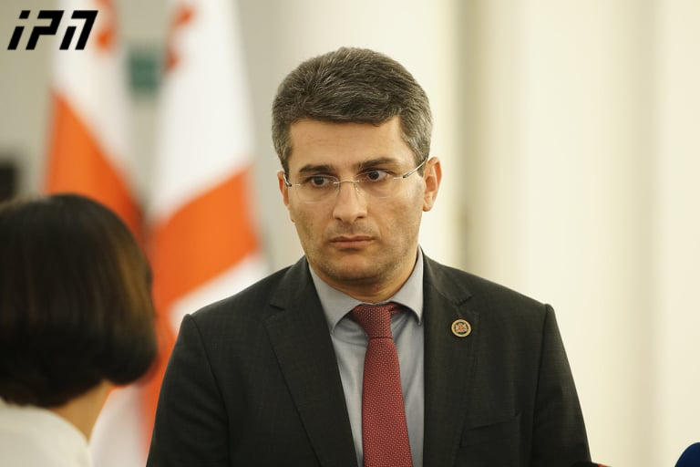 მამუკა მდინარაძე ნინო ბურჯანაძის რუსეთში ვიზიტზე - გრიგოლ ვაშაძე მოიკითხეთ? ხომ არ არის მასთან ერთად?