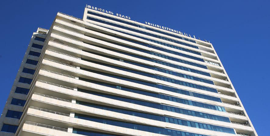 მერია - ჭავჭავაძის გამზირზე გარდაცვლილი მუშა სამუშაოებს ილიას სახელმწიფო უნივერსიტეტის დაკვეთით ასრულებდა