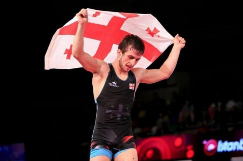 Борец Нугзар Цурцумия стал чемпионом мира