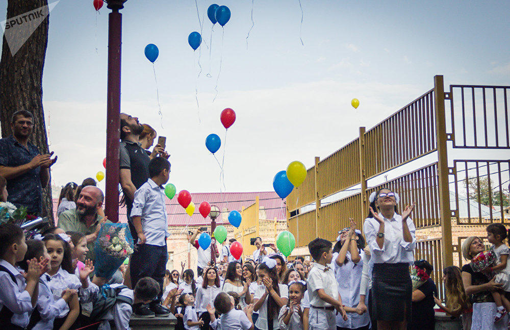Сегодня возобновилась учеба в публичных школах Грузии