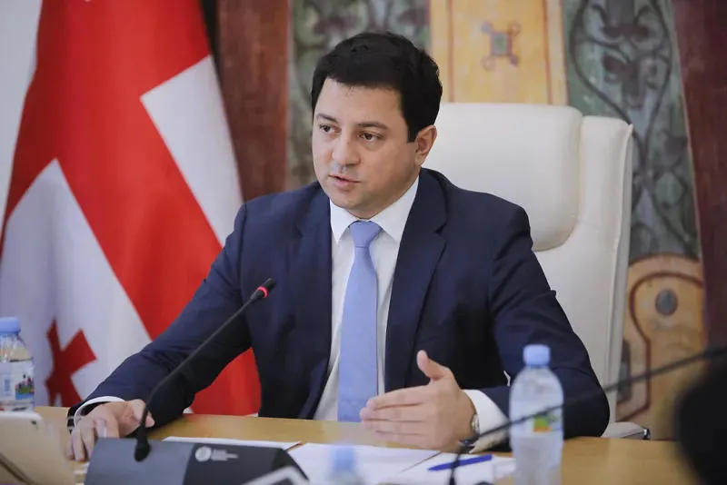 არჩილ თალაკვაძე ოპოზიციას საპარლამენტო ფორმატში დაბრუნებისკენ მოუწოდებს