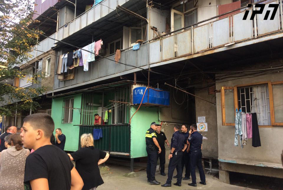 ზესტაფონში,  სავარაუდოდ, ბუნებრივი აირის გაჟონვის შედეგად, დედა და ორი მცირეწლოვანი  შვილი გარდაიცვალა