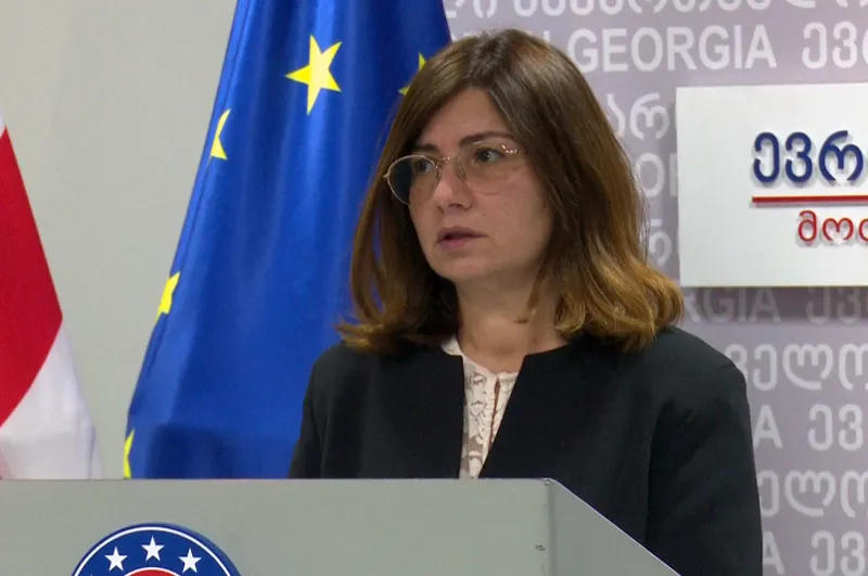 ირმა ნადირაშვილი გვარამიას სასამართლო პროცესის ჩანიშვნაზე - პროცესებს ზეწოლისთვის იყენებენ, არ ესმით, რომ ადამიანების გატეხვა შეუძლებელია, ყველა ვერ იქნება ისეთი მონა, როგორიც დაჩი ბერაია ან დიმიტრი ხუნდაძეა
