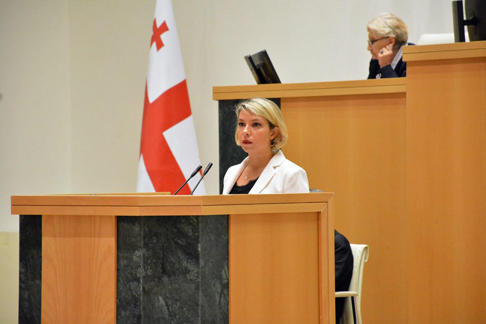 ნინო ლომჯარია - არასრულწლოვანი მშობლების რაოდენობის მიხედვით თბილისი ლიდერობს, ადრეულ ასაკში ქორწინების ყველაზე მაღალი მაჩვენებელი კი იმერეთის რეგიონშია