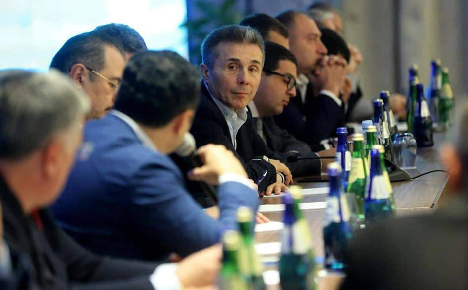 ბიძინა ივანიშვილი სამეგრელო-ზემო სვანეთის რეგიონული ორგანიზაციების წარმომადგენლებს შეხვდა