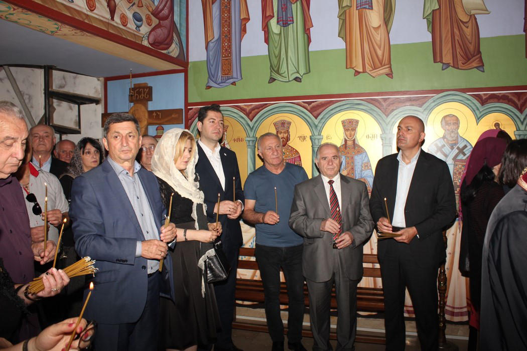 აფხაზეთის ავტონომიური რესპუბლიკის მთავრობამ და უმაღლესმა საბჭომ გაგრაში დაღუპულთა ხსოვნას პატივი მიაგეს